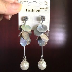 Fashion Jewelry Jewelry - Dangling Shell and Pearl Earrings with Rhinestones Fashion Jewelry Jewelry - Dangling Shell and Pearl Earrings with Rhinestones